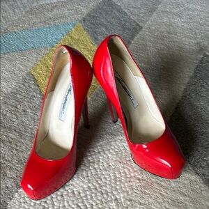 Red Shoe 5.5